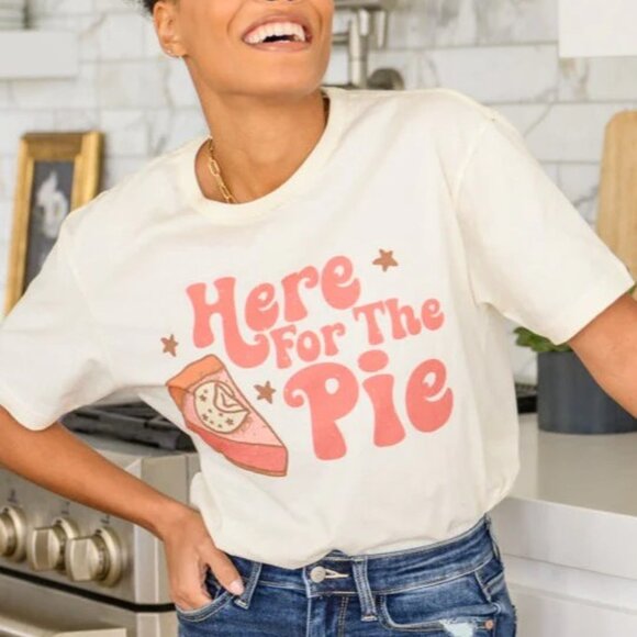 Here For The Pie Graphic T-Shirt In Cream - Picture 1 of 9